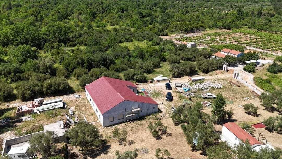 Agroturistički kompleks / Kušaonica (400 m² ukupno) bazen,podrum