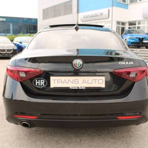 Alfa Romeo Giulia 2.2 JTD AUTOMATIK *PANORAMA, LED, NAVIGACIJA*