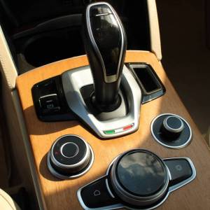 Alfa Romeo Stelvio 2.2 Ti AUTOMATIK *NAVIGACIJA, KAMERA, PANORAMA*