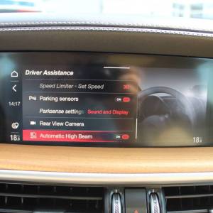 Alfa Romeo Stelvio 2.2 Ti AUTOMATIK *NAVIGACIJA, KAMERA, PANORAMA*