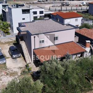 BIBINJE - Kuća katnica u blizini marine - 279m2