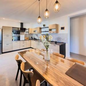 BIBINJE - Kuća katnica u blizini marine - 279m2