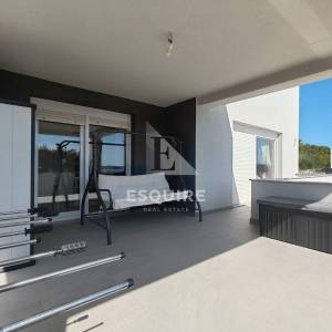 BIBINJE - PRILIKA Trosoban stan s 4 parkirna mjesta, mogućnost podjele u dva stana - 149m2