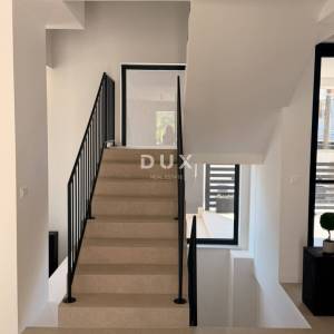 Biograd na Moru, vila sa bazenom od  350 m2, blizina i pogled na more