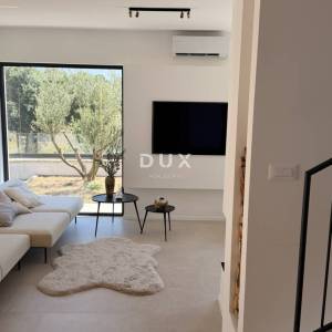 Biograd na Moru, vila sa bazenom od  350 m2, blizina i pogled na more