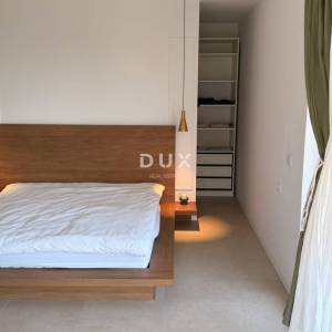 Biograd na Moru, vila sa bazenom od  350 m2, blizina i pogled na more