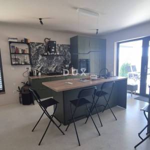 Biograd, Sv. Filip i Jakov, kuća, 95 m², vrt, bazen