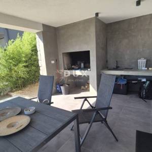 Biograd, Sv. Filip i Jakov, kuća, 95 m², vrt, bazen