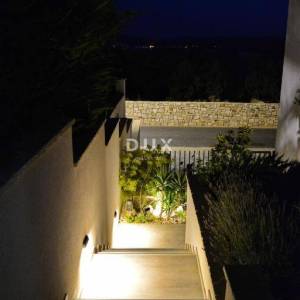 Biograd, Sv. Filip i Jakov, kuća, 110 m², vrt, bazen