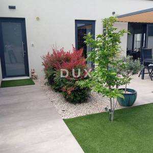 Biograd, Sv. Filip i Jakov, kuća, 110 m², vrt, bazen