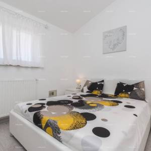 Blizina Medulinskih hotela, namješten i odmah useljiv apartman.