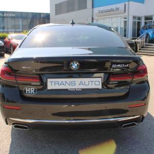 BMW serija 5 540d xDrive AUTOMATIK Luxary *LED, NAVIGACIJA, KAMERA*