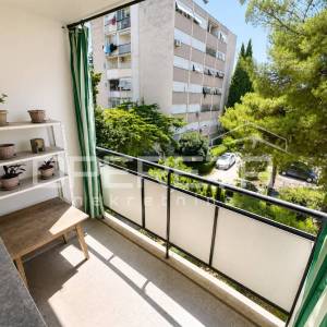 Bol, 47,44 m2, 2 spavaće sobe, balkon i pogled na park