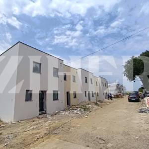BREZOVICA, PRODAJA, 12  KUĆA U NIZU, 89 M2 +  PM + VRT, NOVOGRADNJA