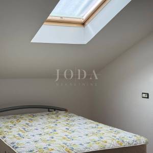 Čavle - dvojna kuća s tri stambene jedinice