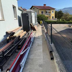 Čavle - dvojna kuća s tri stambene jedinice