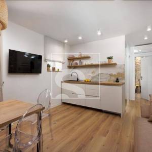 Centar Rovinja, moderan dvosoban stan na drugom katu