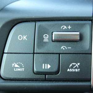 Citroen C4 Puretech 155 AUTOMATIK Shine *NAVIGACIJA, KAMERA, HEAD-UP*