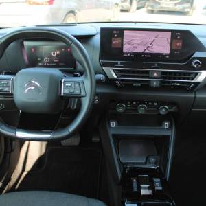 Citroen C4 Puretech 155 AUTOMATIK Shine *NAVIGACIJA, KAMERA, HEAD-UP*