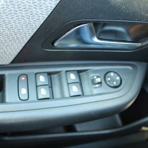 Citroen C4 Puretech 155 AUTOMATIK Shine *NAVIGACIJA, KAMERA, HEAD-UP*