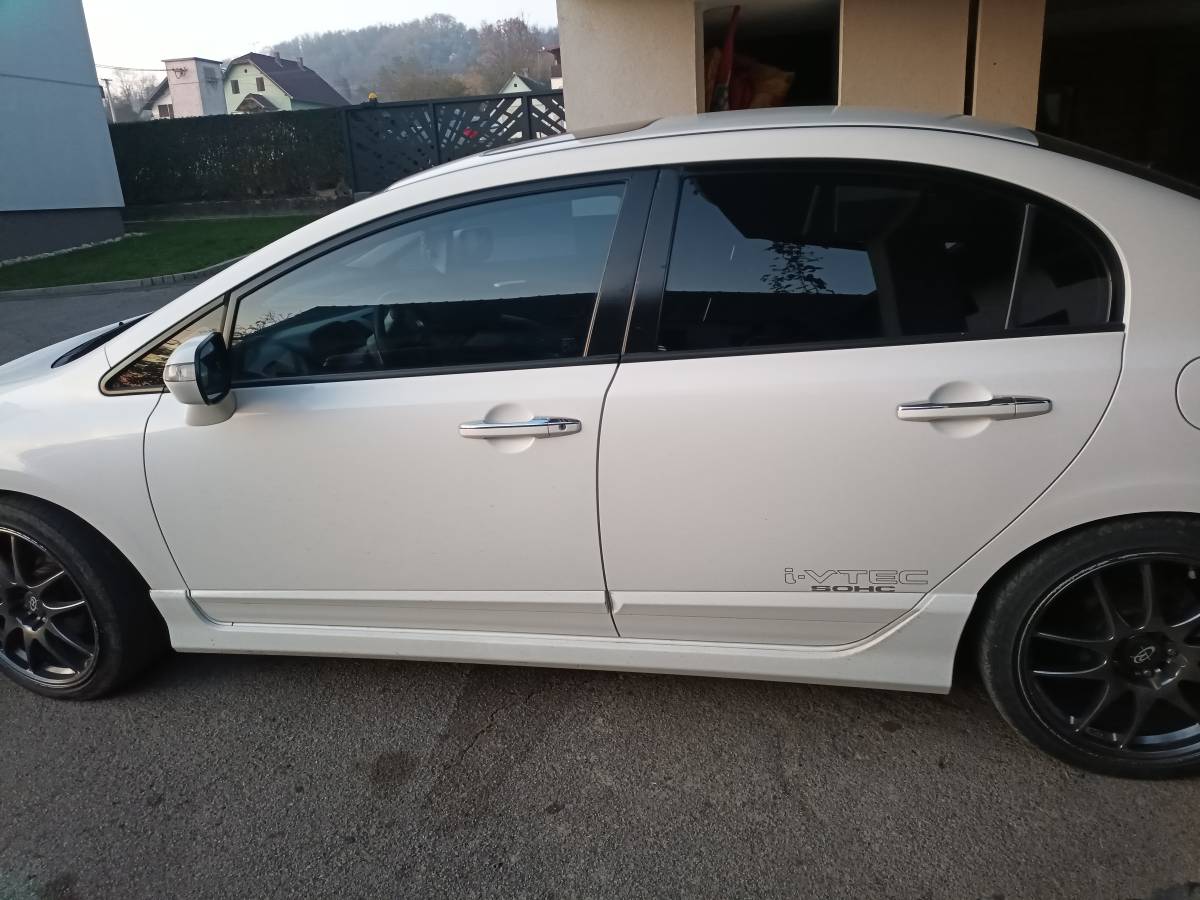 Civic sedan 8 generacije