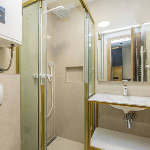 CRIKVENICA - Apartman u obnovljenom hotelskom objektu s wellness i recepcijom