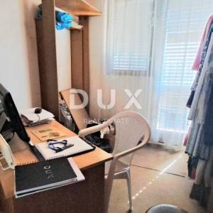 Crikvenica, Jadranovo, dvije dvojne kuće po 120 m2, dvorište