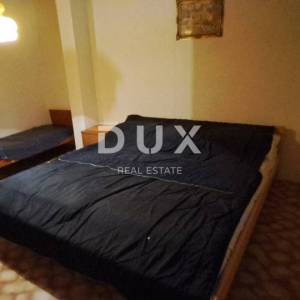 Crikvenica, Jadranovo, dvije dvojne kuće po 120 m2, dvorište