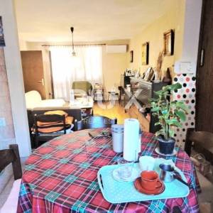 Crikvenica, Jadranovo, dvije dvojne kuće po 120 m2, dvorište
