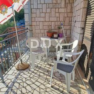 Crikvenica, Jadranovo, dvije dvojne kuće po 120 m2, dvorište
