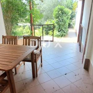 CRIKVENICA - Lijepi 1S+DB s terasom i prostranim vrtom