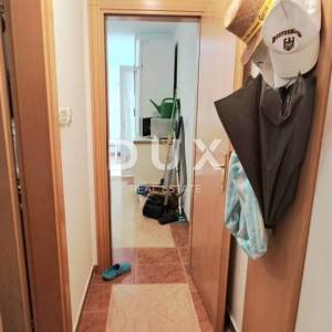 CRIKVENICA - Lijepi 1S+DB s terasom i prostranim vrtom