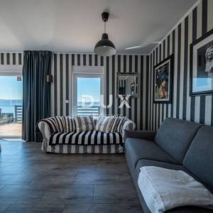 Crikvenica, novogradnja, 250 m od mora, pogled, bazen