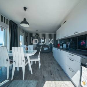 Crikvenica, novogradnja, 250 m od mora, pogled, bazen