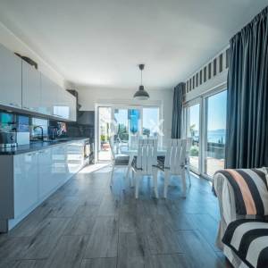 Crikvenica, novogradnja, 250 m od mora, pogled, bazen