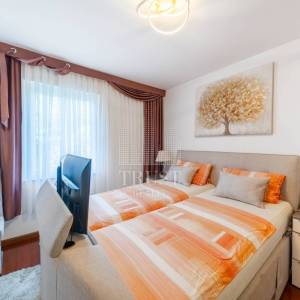 CRIKVENICA - NOVOUREĐEN DVOSOBAN STAN U NOVIJOJ GRADNJI