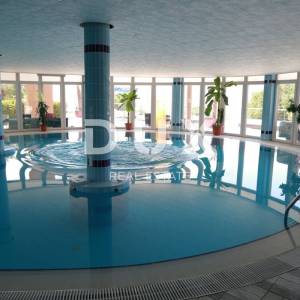 Crikvenica, Selce, hotel, 5369 m2, prvi red do mora