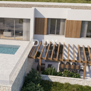 Crikvenica, stan 104 m², bazen, okućnica, pogled na more