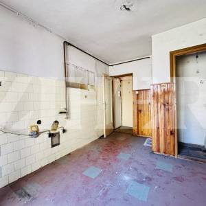 Črnomerec, stan u visokom prizemlju,58 m2 za adaptaciju, blizina Ilice