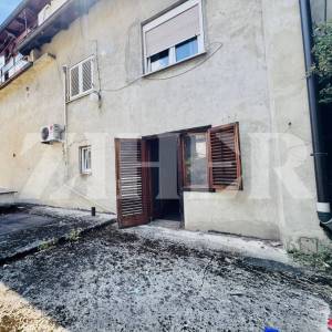 Črnomerec, stan u visokom prizemlju,58 m2 za adaptaciju, blizina Ilice