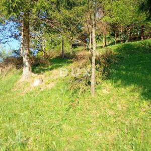 DELNICE, FUŽINE - Građevinsko zemljište 823m2 na parceli 2900m2