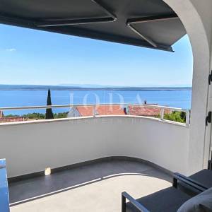 Dramalj - dvoetažni apartman s pogledom na more