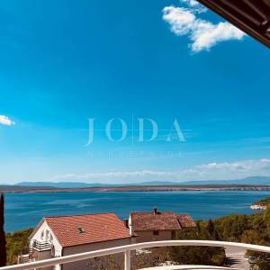 Dramalj - dvoetažni apartman s pogledom na more