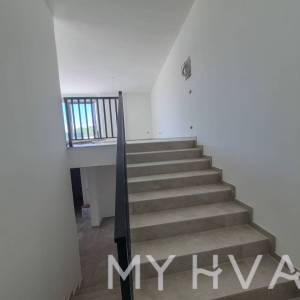 Dvoetažni Penthouse u Vrboskoj S8b