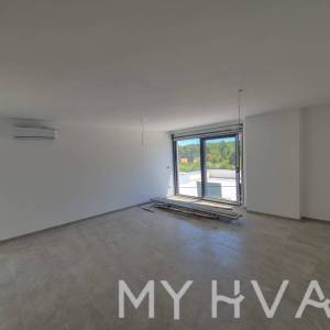 Dvoetažni Penthouse u Vrboskoj S8b