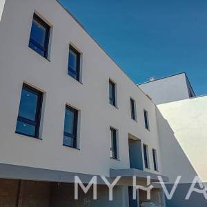 Dvoetažni Penthouse u Vrboskoj S8b