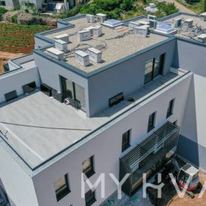 Dvoetažni Penthouse u Vrboskoj S8b