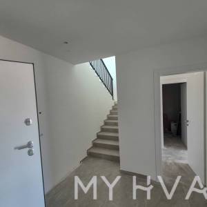 Dvoetažni Penthouse u Vrboskoj S8b