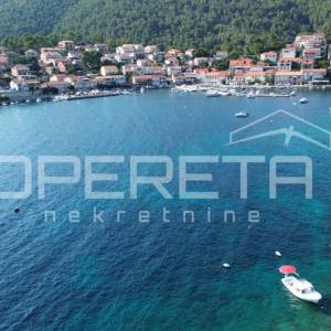 Dvoetažni stan s bazenom i pogledom na more – Brna, Korčula