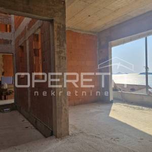 Dvoetažni stan s bazenom i pogledom na more – Brna, Korčula